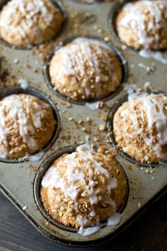 Cinnamon Streusel Coffee Cake Muffins {Easy Breakfast Recipe} Cinnamon Streusel Coffee Cake Muffins {Easy Breakfast Recipe}