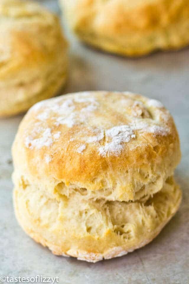 Buttermilk Biscuits {Amish Style Easy Homemade Biscuit Recipe}