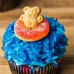 Teddy Graham Cupcakes are easy to make and so cute for a beach party, summer theme! A fun, edible craft. Kids will love making them!