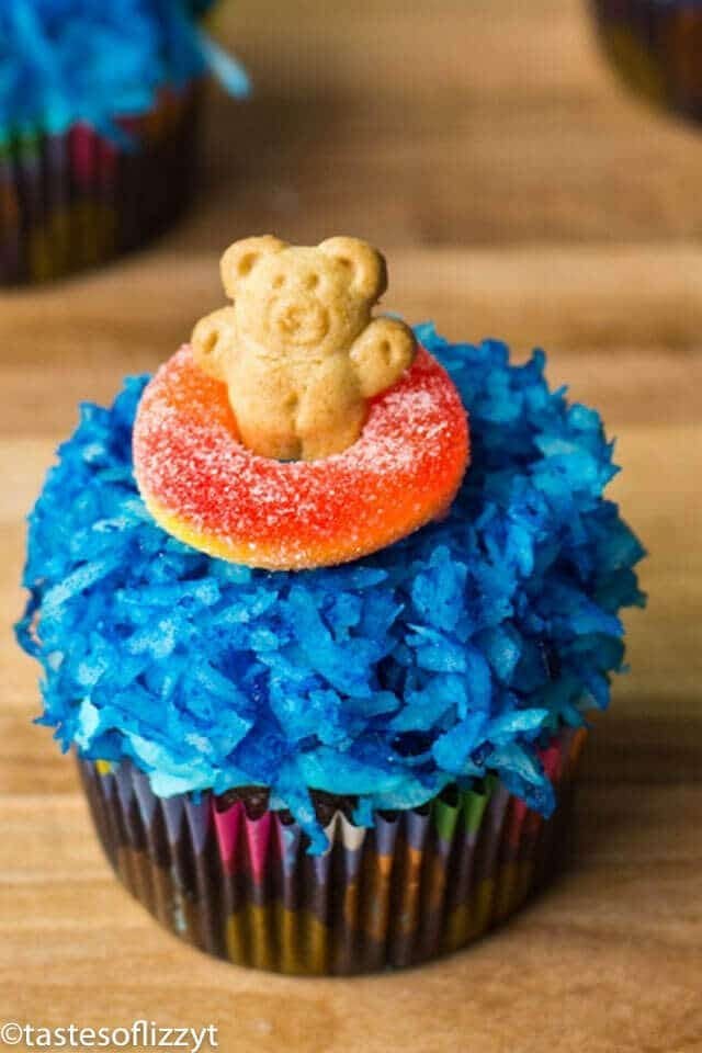 Teddy Graham Cupcakes are easy to make and so cute for a beach party, summer theme! A fun, edible craft. Kids will love making them!