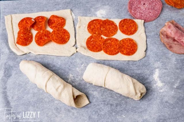 how to roll pizza dough for stromboli