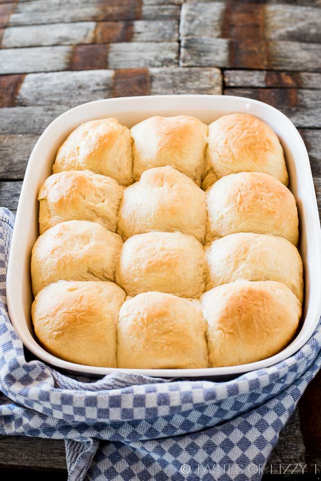Pudding Rolls Recipe {Use Vanilla Pudding to Make Dinner Rolls!} Pudding Rolls Recipe {Use Vanilla Pudding to Make Dinner Rolls!}
