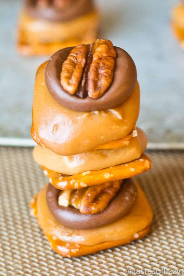 Caramel Pretzel Turtles {Easy Chocolate Pecan Candy Recipe}