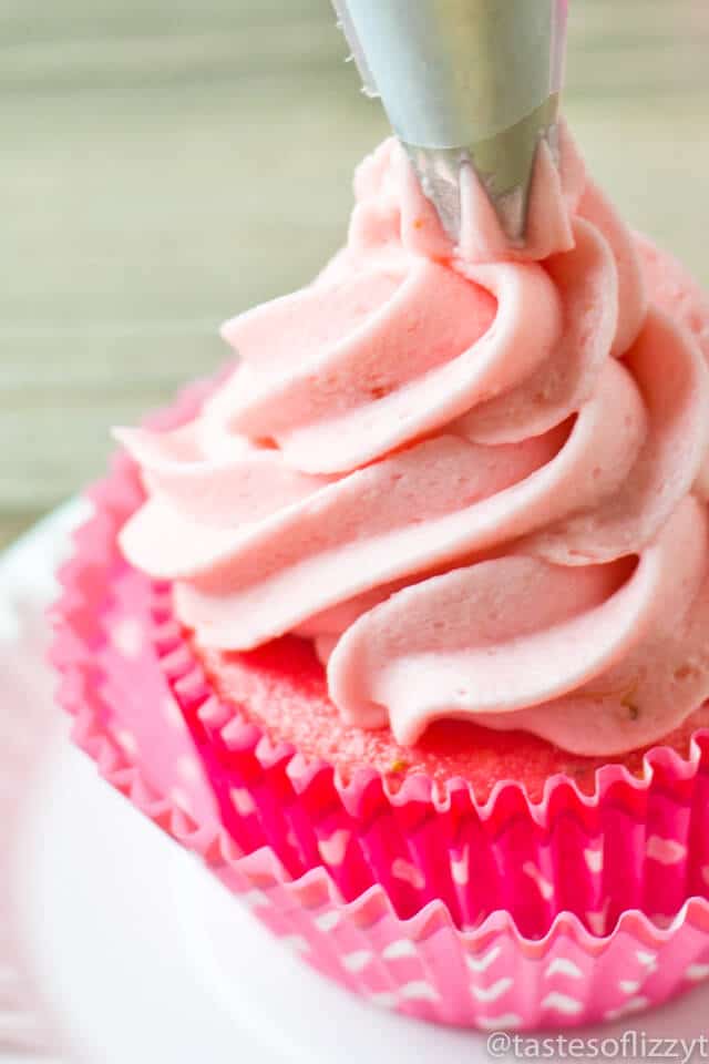 Easy Strawberry Buttercream Cupcakes Recipe