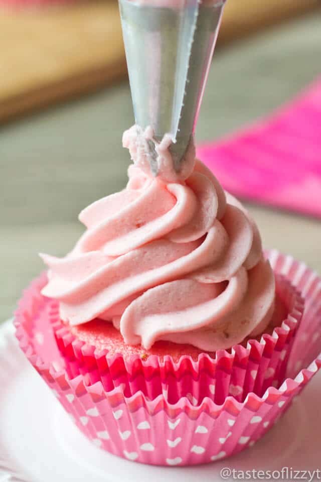 Easy Strawberry Buttercream Cupcakes Recipe