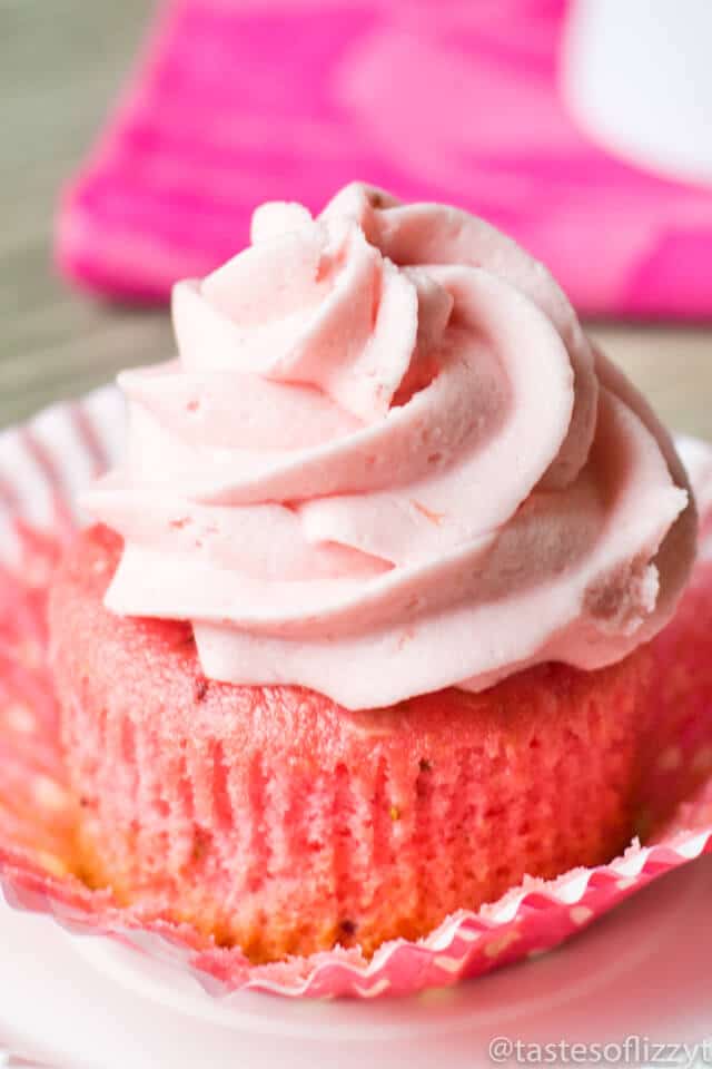 Easy Strawberry Buttercream Cupcakes Recipe