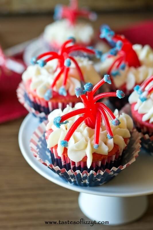Twizzler Firecracker Cupcakes are so fun for a July 4th party!