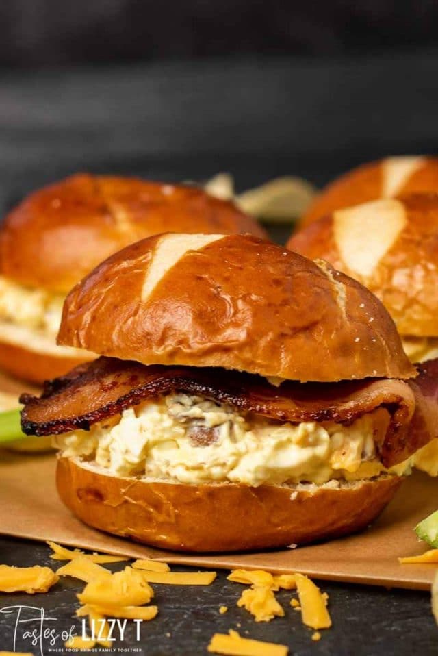 A sandwich sitting on top of a table