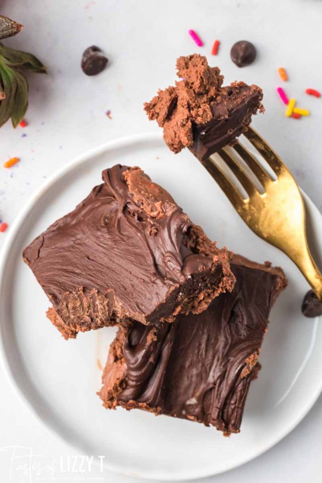 two squares of nutella fudge on a plate