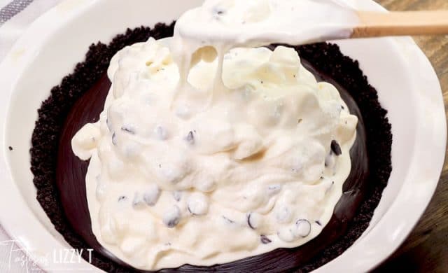 ice cream pie filling in oreo crust