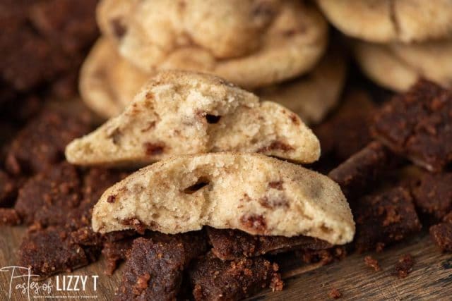 A close up of food, with Cinnamon and Cookie