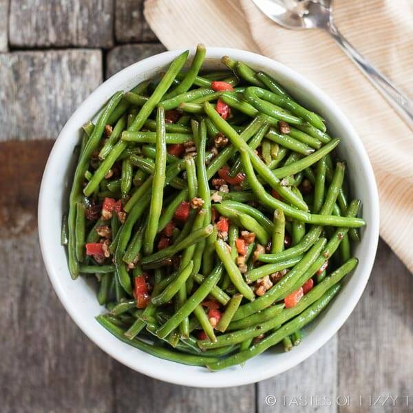 christmas-green-beans-with-toasted-pecans