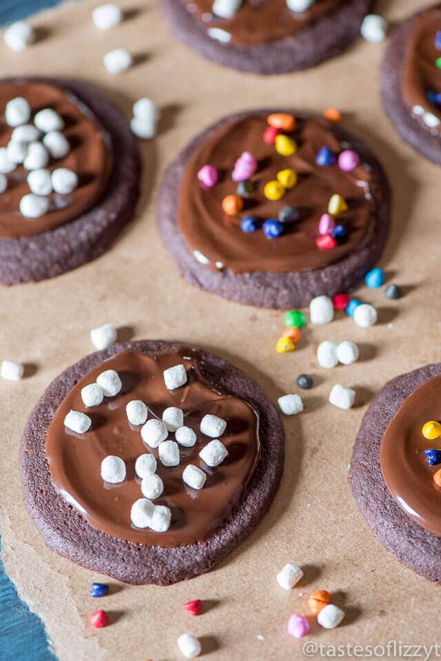 iced-chocolate-shortbread-cookies-recipe-19