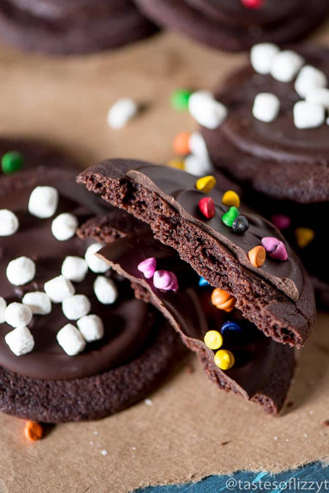 iced-chocolate-shortbread-cookies-recipe-35