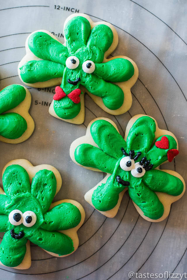 st-patricks-day-frosted-shamrock-cookies-2