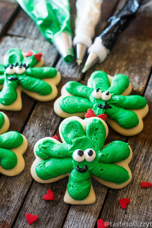 st-patricks-day-frosted-shamrock-cookies-2