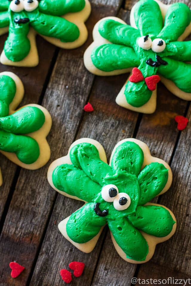 st-patricks-day-frosted-shamrock-cookies-2