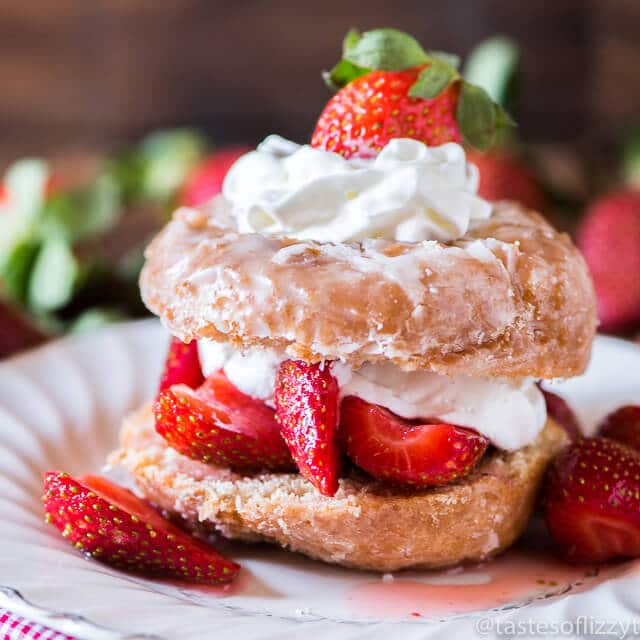 Donut Strawberry Shortcake {Easy Strawberry Shortcake Recipe}