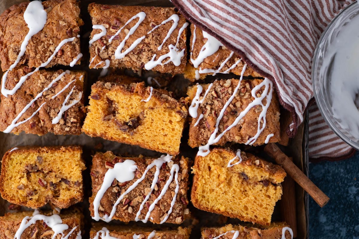 coffee cake with powdered sugar glaze