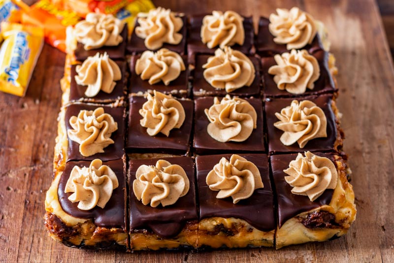 peanut butter topped cheesecake bars