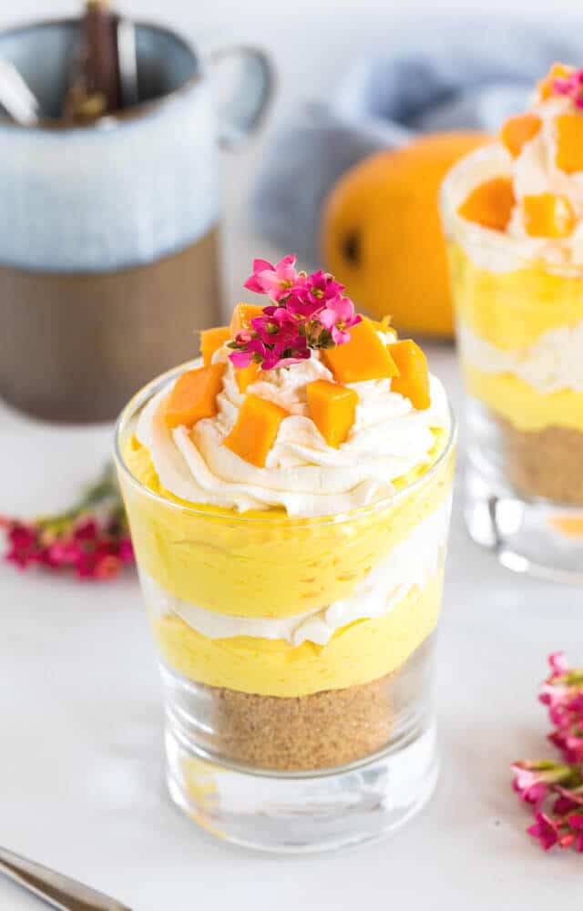no-bake-mango-cheesecake-trifles
