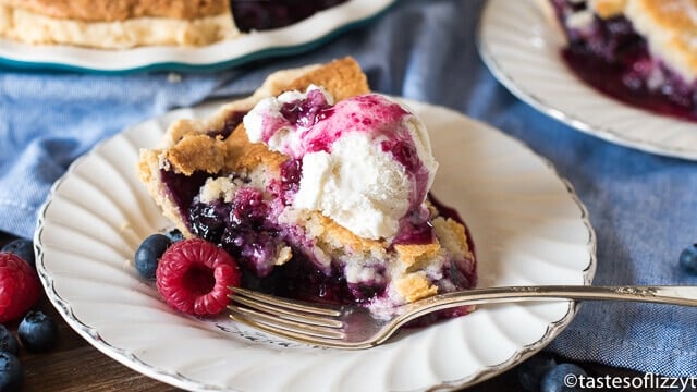 mixed-berry-cobbler-pie