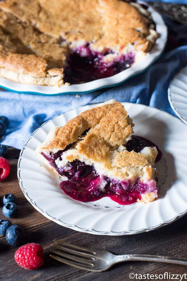 mixed-berry-cobbler-pie-7