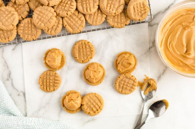 frosting peanut butter sandwich cookies
