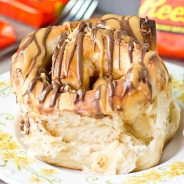 reese's sweet roll on a plate