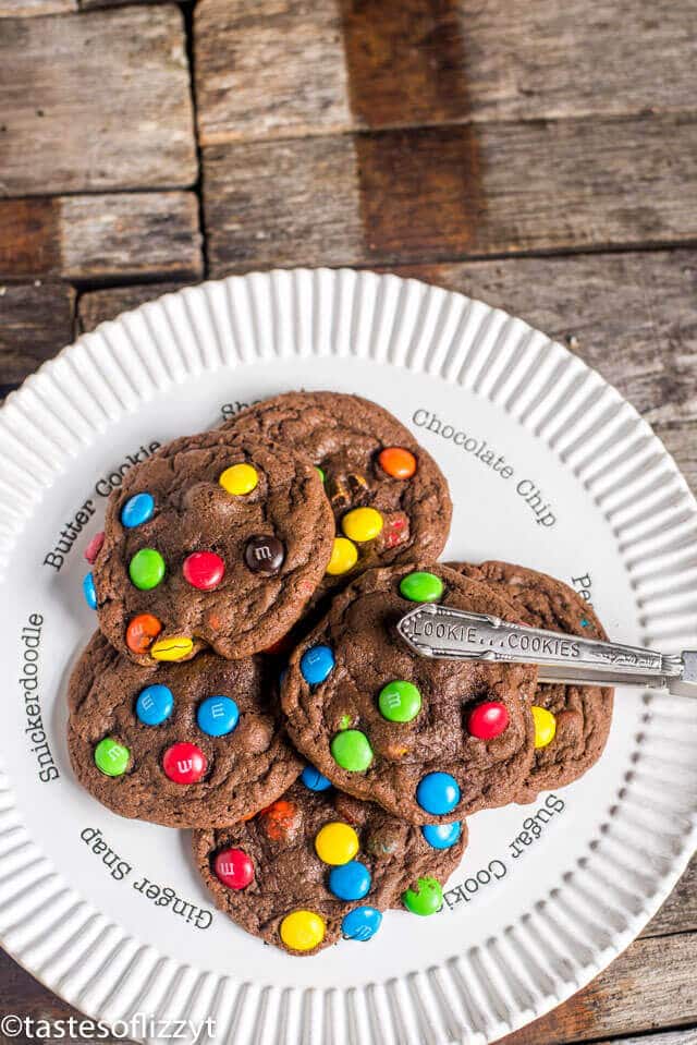 cute cookie plate for serving cookies at a party