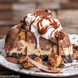 layered chocolate peanut butter pie