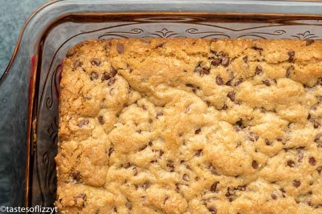 baked chocolate chip oatmeal bars