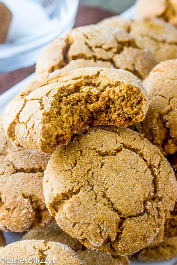 Molasses Cookies Recipe {Soft Baked Ginger Christmas Cookies}