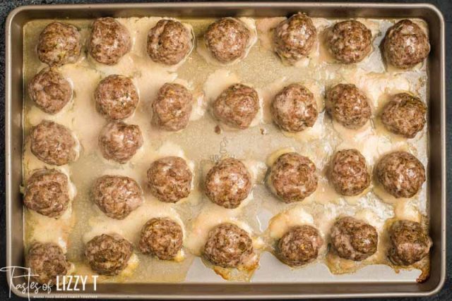 cooked meatballs