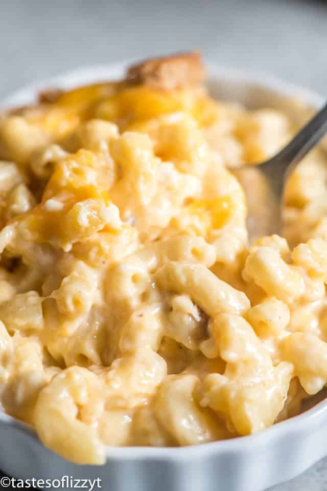 Creamy Macaroni And Cheese With 3 Cheeses Bread Crumb Topping