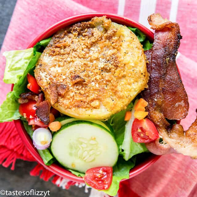 Fried Green Tomato Salad {Easy Keto Dinner Recipe with Bacon}