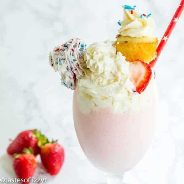 how to make a strawberry milkshake