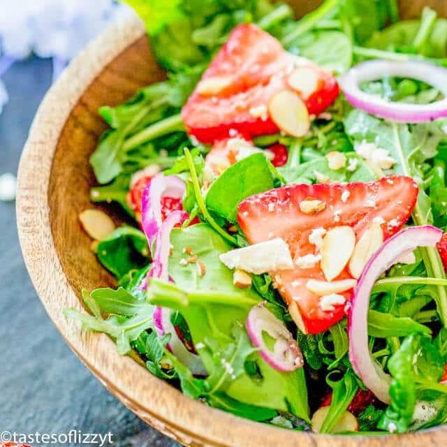 strawberry salad with almonds