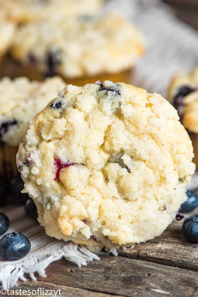 muffins with streusel on top