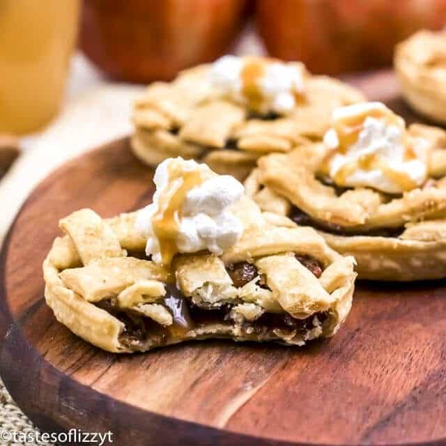 mini lattice apple pies