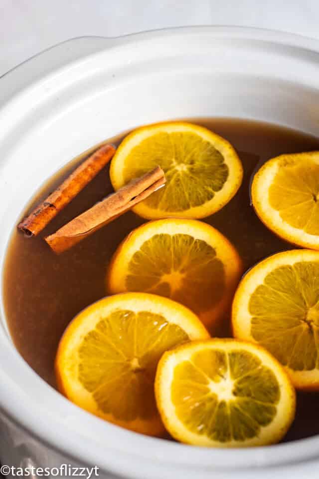 slow cooker russian tea with orange slices