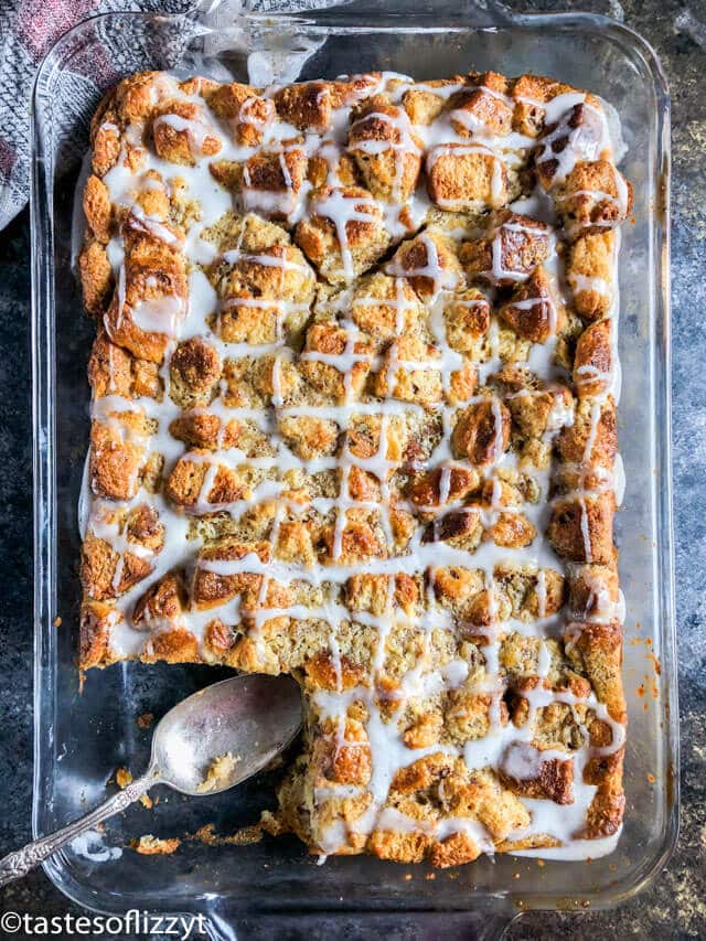 easy cinnamon roll bake in pan with glaze