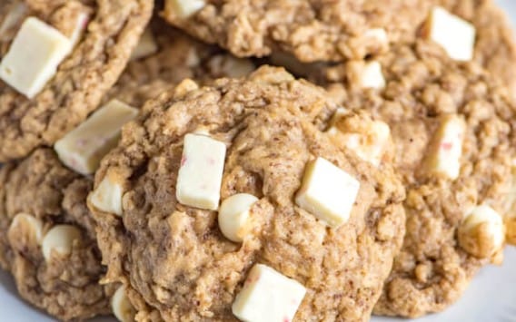 gluten free oatmeal cookies on a cookie platter