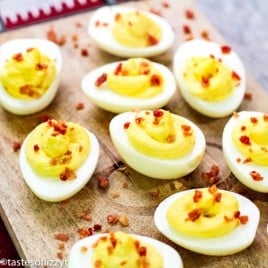 deviled eggs with bacon bits