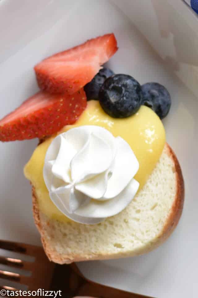 lemon curd and fresh berries on pound cake