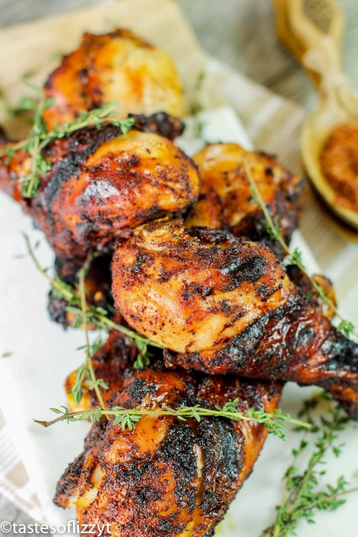 A close up of a plate of chicken wings