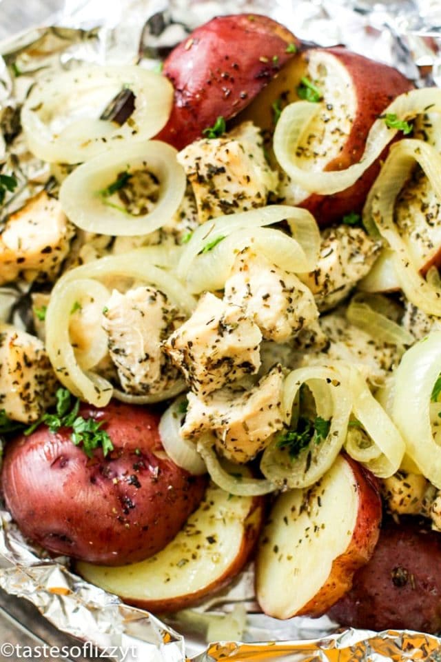 Chicken and Potatoes Foil Packets Recipe {Easy Campfire Dinner Idea}
