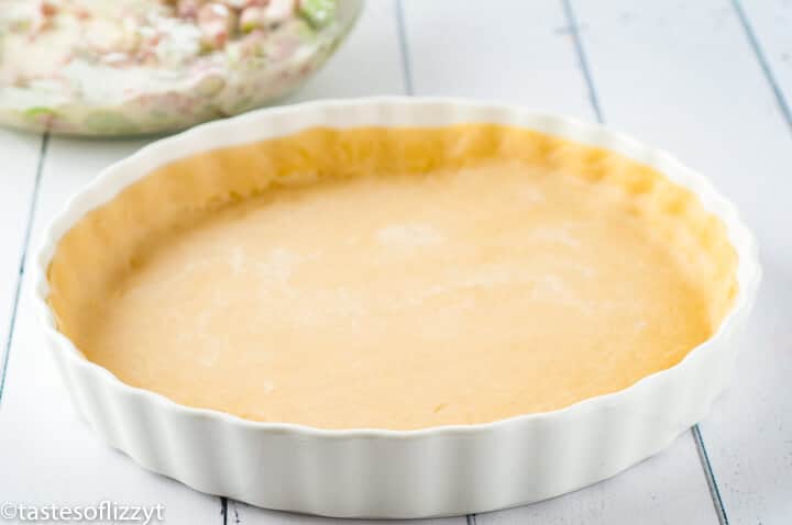 pie crust in tart pan