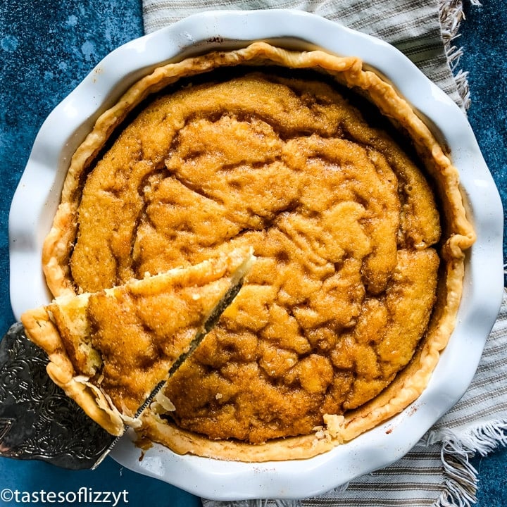 overhead view of snickerdoodle pie