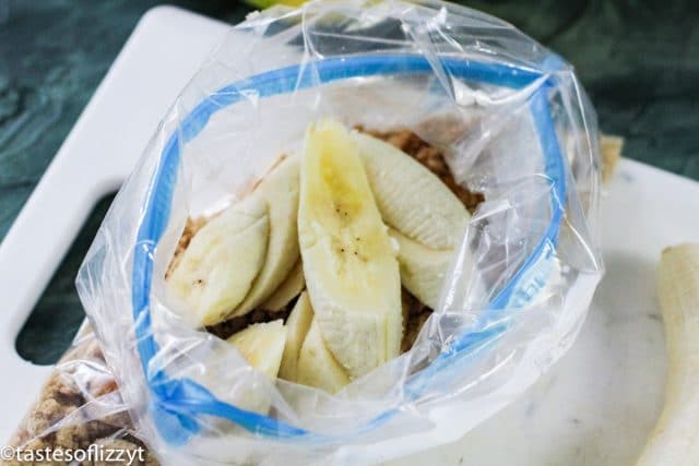 bag with bananas